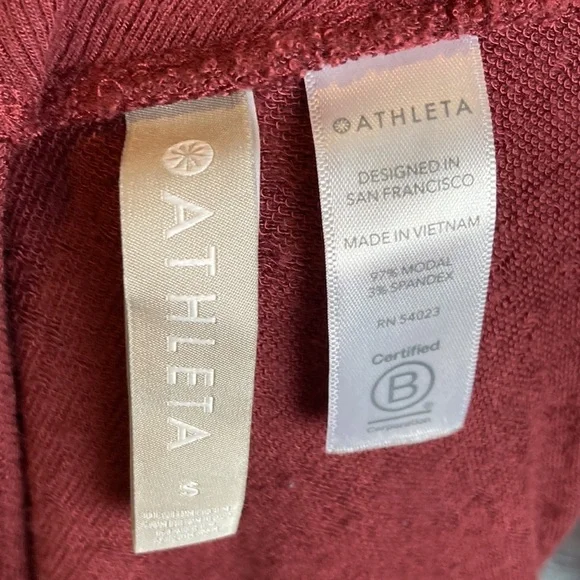 Athleta Nirvana Wear Two Ways Wrap Maple Red Sz Small Gym Yoga Layering Workout - Picture 11 of 14